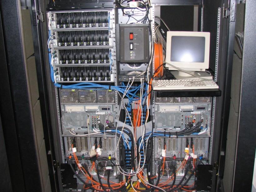 Hardware design:disk redundancia (RAID-5,10,6) intelligens