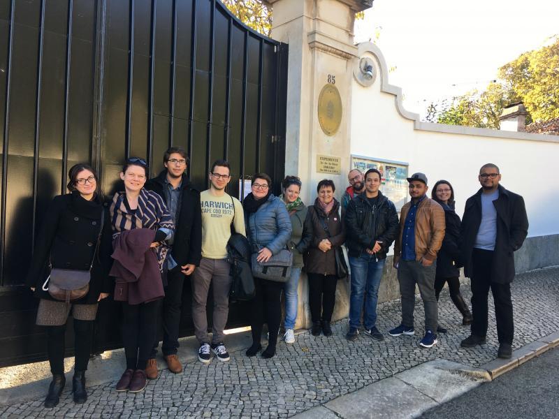 Csütörtökön két portugál civil szervezethez látogattunk el. Délel?tt a Loures Arte Pública nev? Loures körzetben tevékenyked? egyesületnél jártunk. A kimerít?