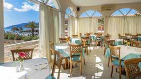 A napágyak és napernyők a medencénél és a parton is térítés ellenében használhatók. Június 13, 20. Astir beach Hotel Reggeli Június 27. Július 04, 11. Augusztus 29. Szeptember 05, 12, 19.