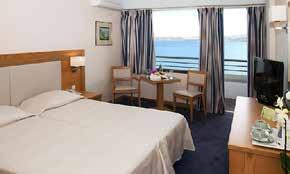 Mediterranee Hotel REGGELI LASSI Fekvése: a hotel közvetlenül a tengerparton fekszik. A központ 100 m-re található.