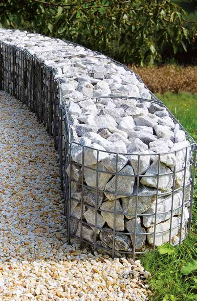 GÖRBE ALAKÚ GABION Felállítás és töltés helyben A B A A B Az új csuklórendszer kiválóan alkalmas görbe alakú falak kialakítására A harmonikus lezárás érdekében a gömbölyű rácselemet egyszerűen meg