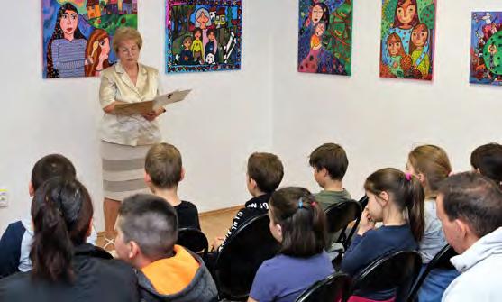 Miczura Károly zenei előadása színesítette a Mozi Galériában május 21-én nyíló új tárlatot, ahol az Igazgyöngy Alapfokú Művészeti Iskola tanulóinak alkotásai tekinthetőek meg.