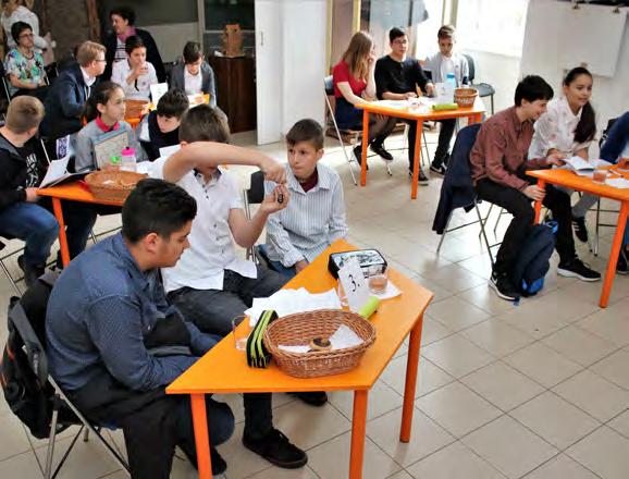 Az önkormányzat által adományozható díjak mellett elismeréseket adtak át, de köszöntötték A város babáját is. A május 23-ai alkalmon Dr.