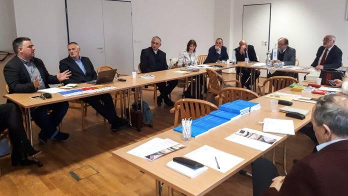 Szakfolyóirat-találkozón volt a Szolgatárs A Theologiai Szemle szerkesztőbizottsága kezdeményezésében a teológiai tartalmat közlő, magyar nyelven megjelenő szaklapok szerkesztőinek, képviselőinek