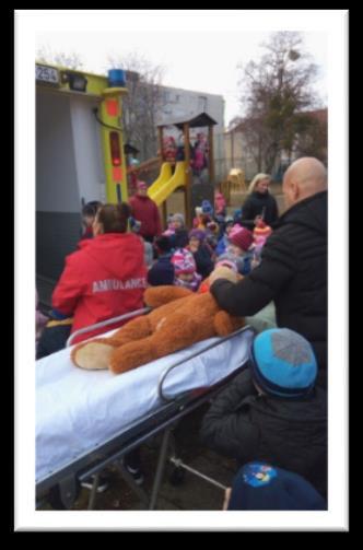ismereteket, tapasztalatszerzés lehet ségét.