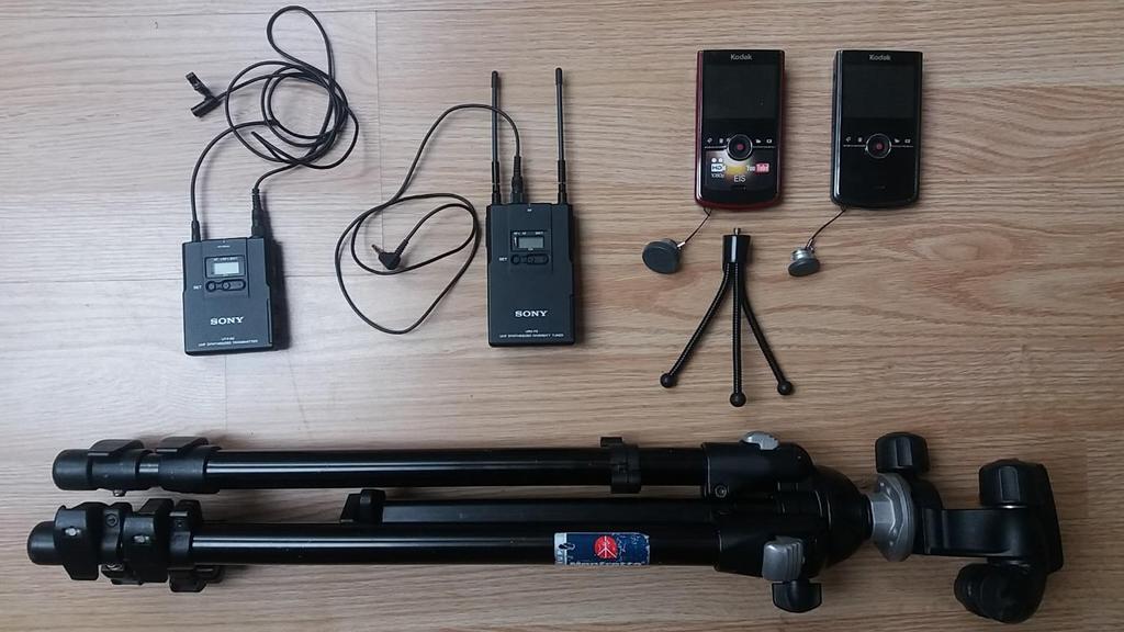 58. ábra A bölcsődei videós megfigyeléshez használt felszerelés VIDEOKAMERÁK KEZELÉSE, ELHELYEZÉSE A SZOBÁN BELÜL O P E R A T Ő R A viselkedés megfigyelésével kapcsolatos nehézség, hogy a megfigyelő