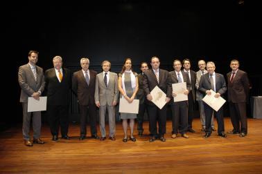 NOWOŚCI W FIRMIE CORPORATE NEWS VÁLLALATI ÚJÍTÁSOK KONFERENCJE Firma BERALMAR przedstawiła ponad 30 prezentacji podczas konferencji i sympozjów w ponad 10 krajach.
