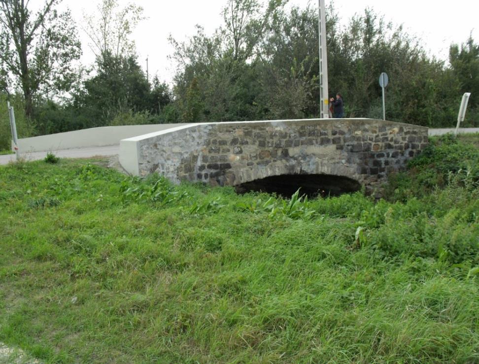 Mérges-patak híd: jármű