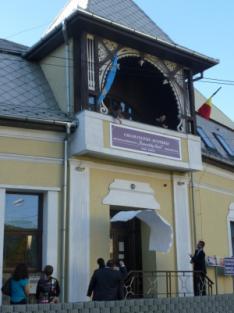 A borszéki városi könyvtár névadó ünnepsége Kamenitzky Antal halálának harmadik évfordulóján került sor a városi könyvtár névadó ünnepségére.