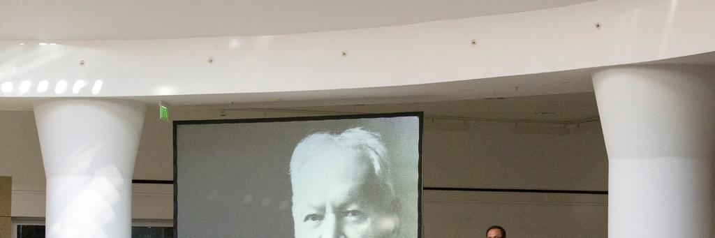 Dr. Vig Károly, a Magyar Rovartani Társaság elnöke tart előadást a társaság alapítása 100. évfordulója alkalmából rendezett ünnepségen (Magyar Természettudományi Múzeum, 2010. augusztus 25.