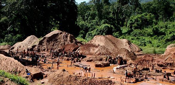 Kelet-Kongó: a konfliktusos ásványok bányászata erdőirtással, vízszennyezéssel és az állatvilág pusztításával jár Észak-Kivu Phote from: https://wrm.org.