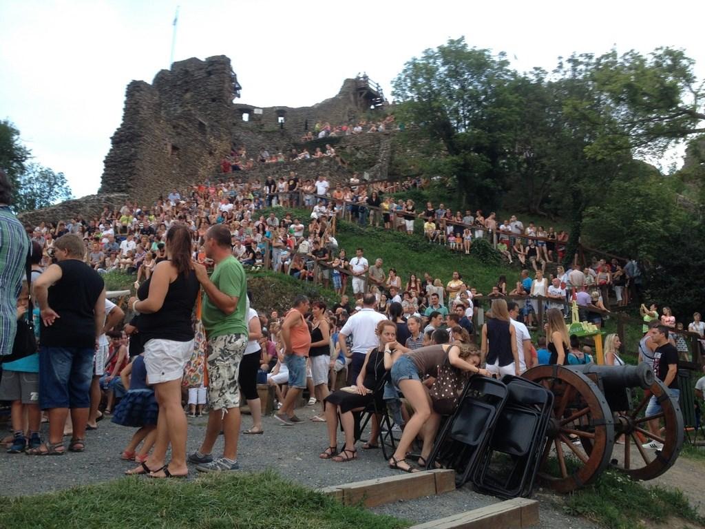 20:00 Hooligans Szerda esti komolyzenei koncertek a Római katolikus templomban: