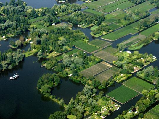 Hollandia: mesterségesen kialakított teraszok akár 15 méteres magasság gátak magassága