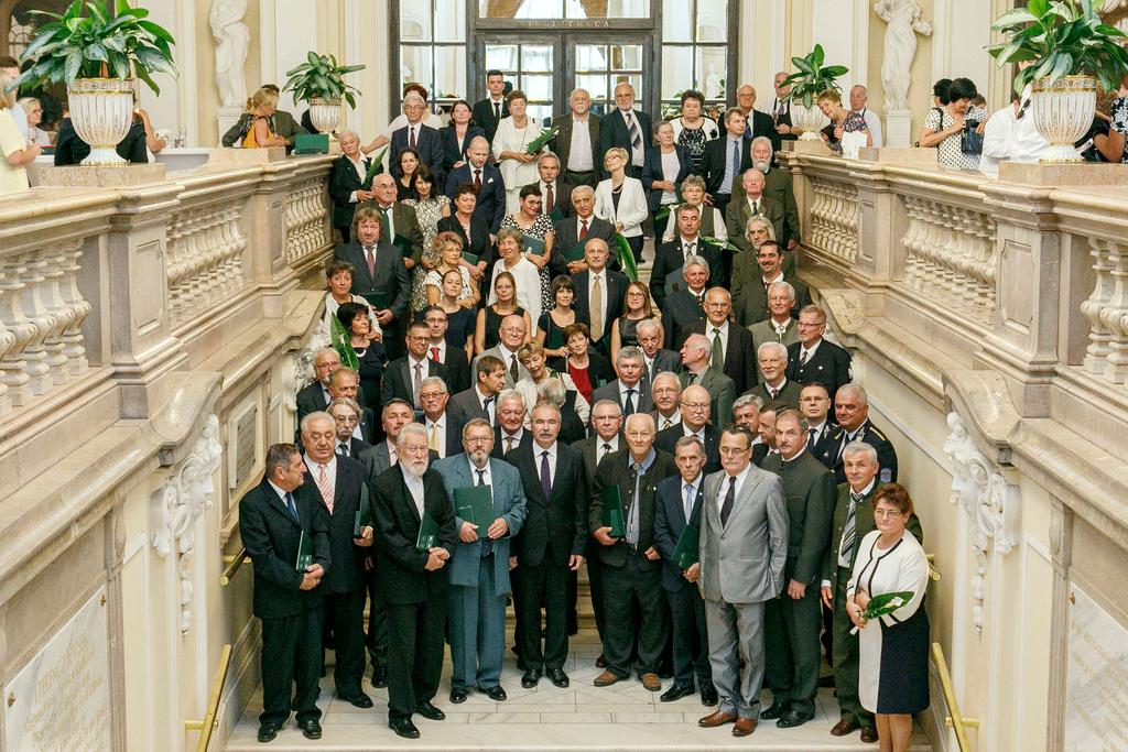 Zilahiné Varga Piroska, a Jászkiséri Laktored Kft. ügyvezetője a tej- és export üszőértékesítés, a tehenészeti telep fejlesztésében területén elért eredményeiért, társadalmi szerepvállalásáért.
