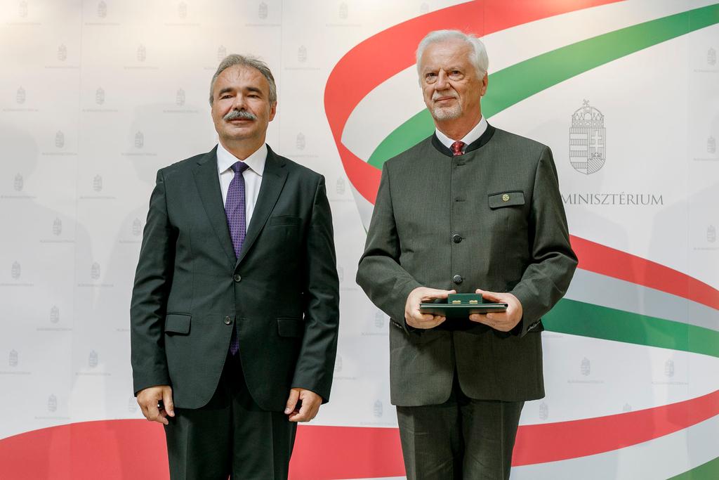 Magyar Érdemrend Tisztikeresztje kitüntetést kapott Barkóczi István erdőmérnök, a SEFAG Erdészeti és Faipari Zrt.