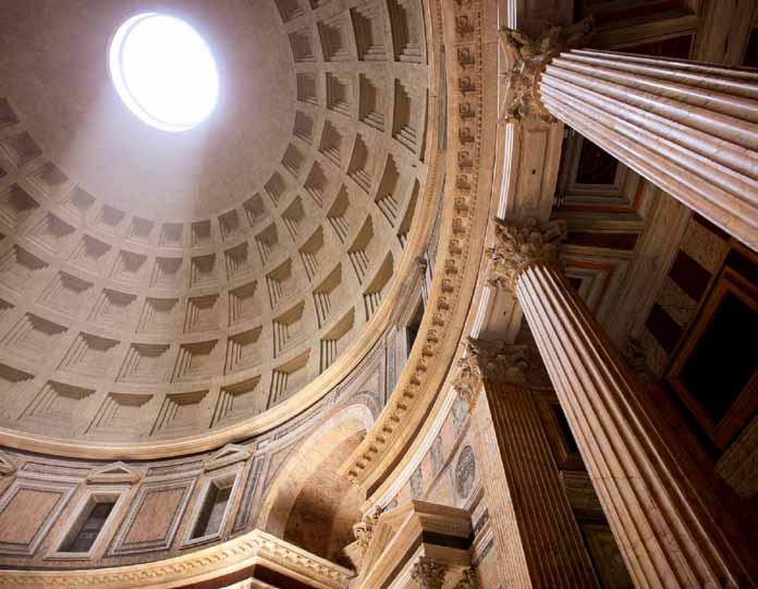 A Rómában található 2000 éves Pantheon kupolájának építésekor is ezt a betont használták fel. Ennek köszönhetően a mai napig megcsodálhatjuk az építményt.