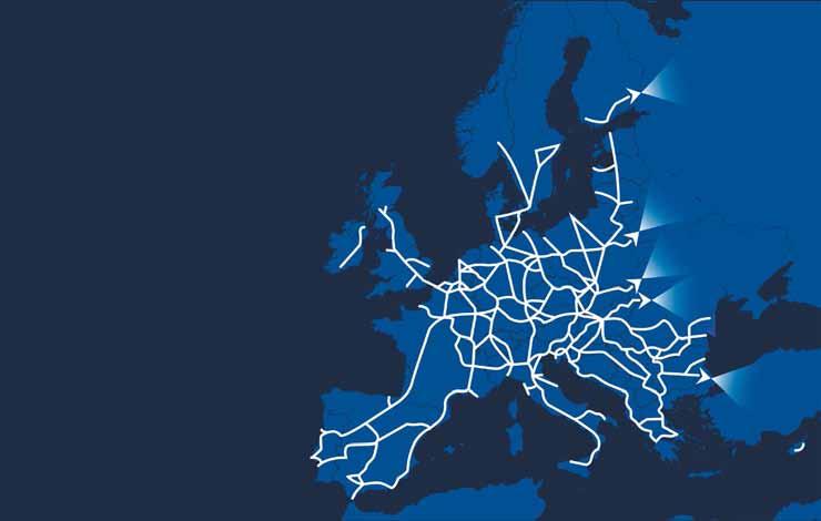 ÜZEMIDŐ GARANCIA AZ IVECO SZÁLLÍTJA A JÁRMŰ ÜZEMIDŐT A termék megbízhatóságának és a szervizelés kiválóságának garanciájaként, az IVECO a vadonatúj ÜZEMIDŐ GARANCIA koncepcióját ajánlja.