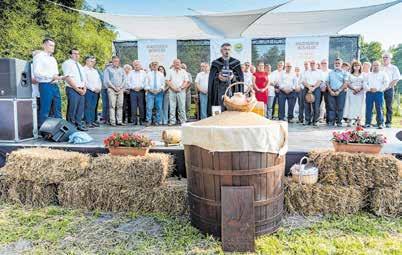 Említettem, hogy nehéz a nagy cégeket támogatni kamarai oldalról. Ez egy ilyen opció: mé - diamegjelenéshez segítjük, ezáltal még jobban tudja növelni ismertségét tette hozzá.