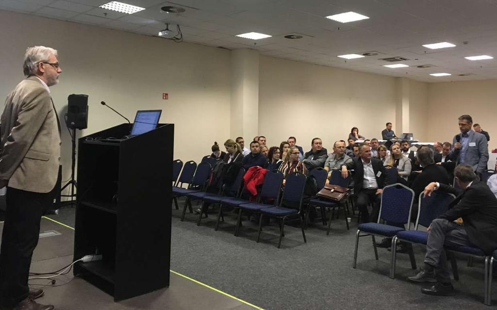 MASZESZ HÍREK, AKTIVITÁSOK kifolyólag. Különös fintora volt a Dunának, hogy az egyik legkisebb vízállását, vízhozamát produkálta a projekt ideje alatt! A következő előadó Hideg Miklós volt.