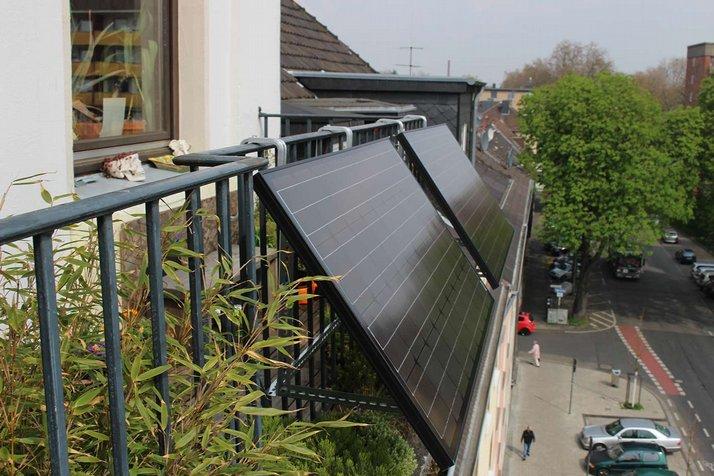 Balkon napelem egyéni termelő-fogyasztóknak vagy kisebb közösségeknek Háztartási