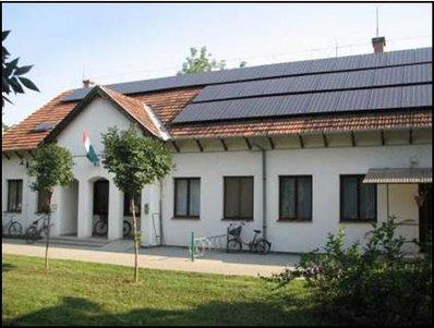 Hazai közösségi napenergiás kiserőmű (50-499 kw) Kb. 8-10 éves megtérülési idő, utána 20-25 évig jövedelem Közösségi: cég v.