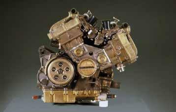 szeretni a V4-en? A Honda és a 4 ütemű DOHC V4-motorok közötti szerelem 40 éve kezdődött.