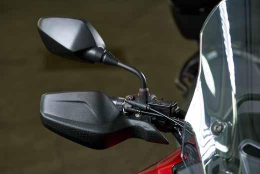 12 V-os csatlakozó 08U70-MKP-D80 12 V-os csatlakozó elektromos eszközeinek közvetlenül a motorkerékpáron való működtetéséhez vagy