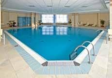 A hotel a Sas-hegy lábánál fekszik, így az itt töltött időt egy gyönyörű séta koronázhatja meg.