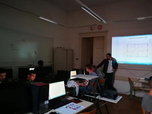 Mindhárom osztályban a digitális kompetenciák magas szinten vannak, így a számítógép használata, a tervrajzok és az ARCHICAD modell kezelése nem okoz problémát.