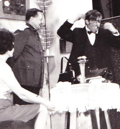 Évtizedek a magyar műkedvelés szolgálatában (9.) Maroshévízen, de nemcsak, nagyon sokan ismerik Danaliszyn József urat, aki sokat tett a Maros-parti város kulturális életért, fejlődéséért.