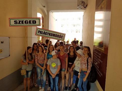 4 Hungary Parkban és a strandon töltöttek el időt a táborozók. A negyedik napon a Szegedi Vadasparkba való kirándulásra került sor.