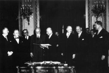 RPF(Rassemblement du peuple français, gaullisted) PCF(Parti communiste français). II.