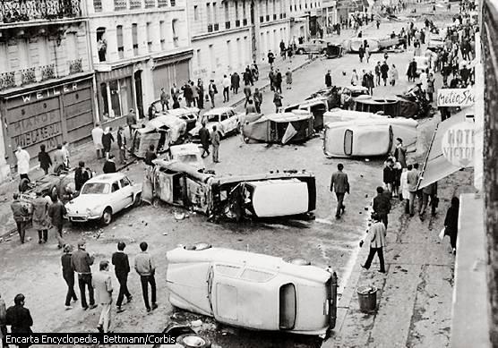 Fulor eo ar C hallaoued a Aljeria > E Ebrel 1961: generaled a sav un taoldiskar-stad.