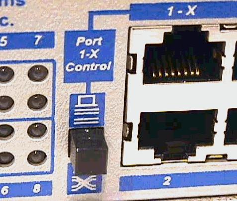 uplink portok voltak külön dedikálva (akár nyomógombbal) 1000BASE-T szabvány része lett,
