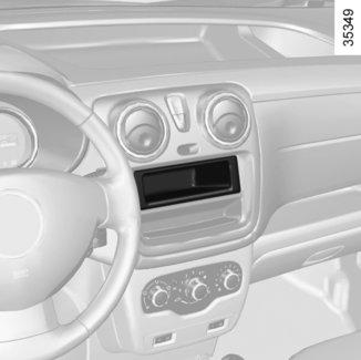 RÁDIÓELŐKÉSZÍTÉS 1 Amennyiben gépjárművében nincs audio rendszer, a rádió-előkészítés a következő elemek helyét foglalja magában: autórádió 1; ajtókban lévő hangszórók 2.