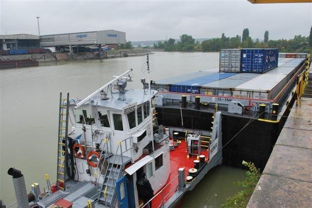 Konténeres vízi szállítás előzményei 2002-2003 Danube