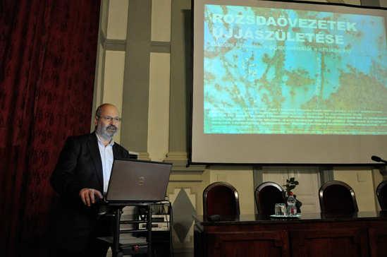 titkára Téma: Rozsdaövezetek újjászületése.