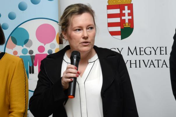 A siófoki Gábor Dénes Főiskola campusán rendezett eseményen összesen 20 munkáltató vett részt kiállítóként, önálló standdal, konkrét állásajánlatokkal és képviselettel, valamint a nehéz- és