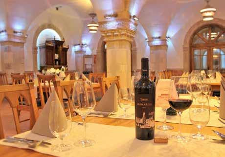 Szekszárdi borválogatás Takler Kúria Cím: 7100 Szekszárd, Decsi-Szőlőhegy, 56-os főút 11-es kilométerkő Honlap: www.taklerkuria.