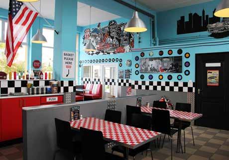 Egy falat Amerika Barney s American Diner Cím: 9027 Győr, Tompa Mihály utca 2. Honlap: www.barneys.hu Telefon: 30/584-3448 E-mail: burger@barneys.hu 2 fő részére szóló 2 fogásos ebéd, vacsora.