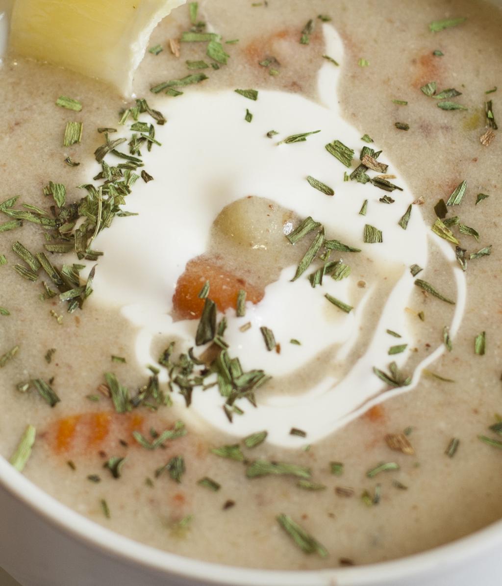 - Knoblauchcremesuppe Garlic cream soup HIDEG GYÜMÖLCSLEVES G 990.