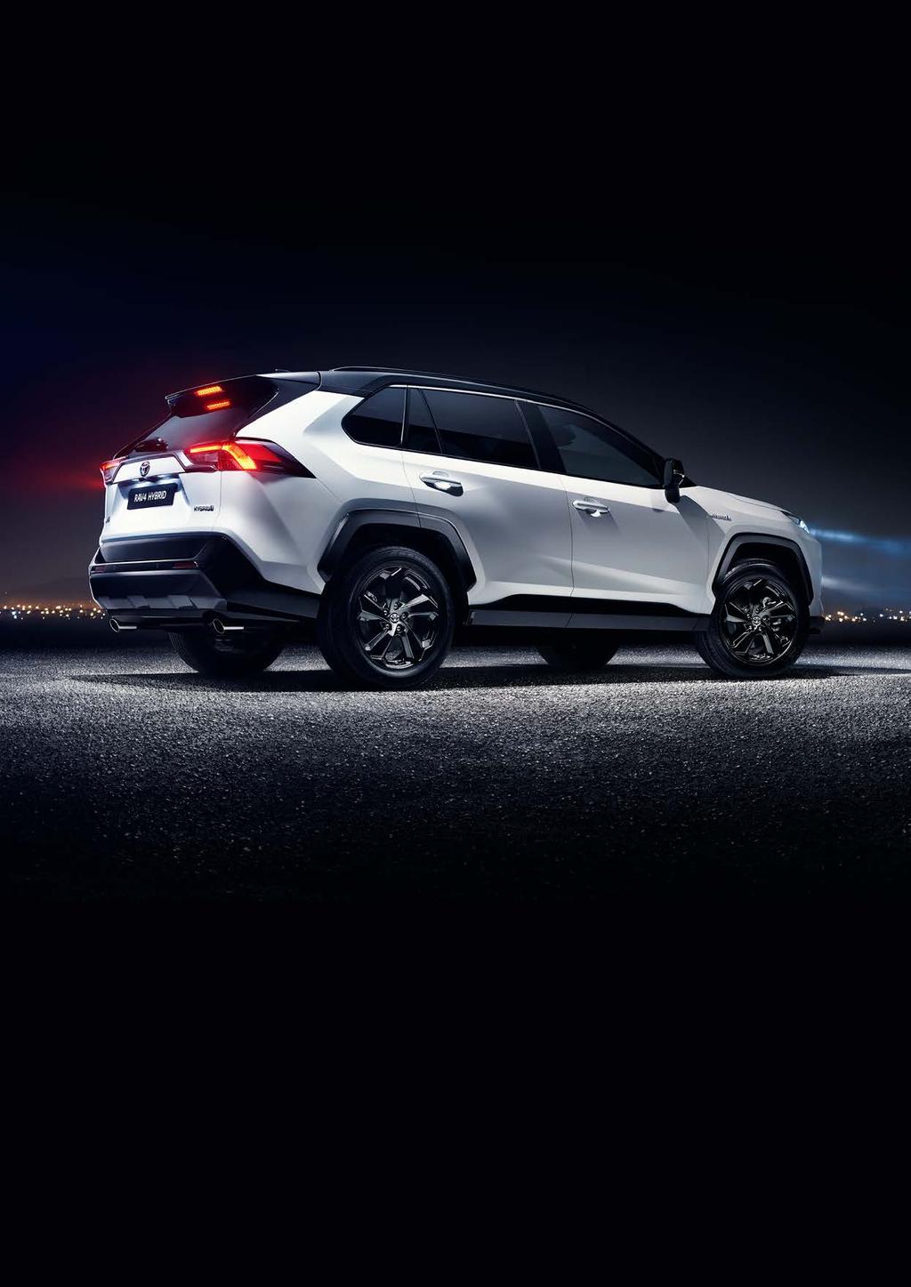 Jelentkezzen tesztvezetésre és fedezze fel, miért érdemes a Toyota RAV4 et választani! www.toyota.hu Hivatalos Toyota márkakereskedés 1 Ajánlatunk 2019.