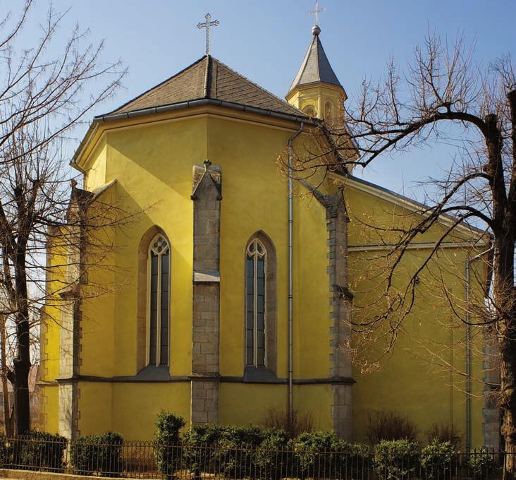 UA БЕРЕГОВО Pимо-католицька церква Oдна з найвизначніших церковних пам'яток Закарпаття в певній мірі відображає значимість міста в історії краю.