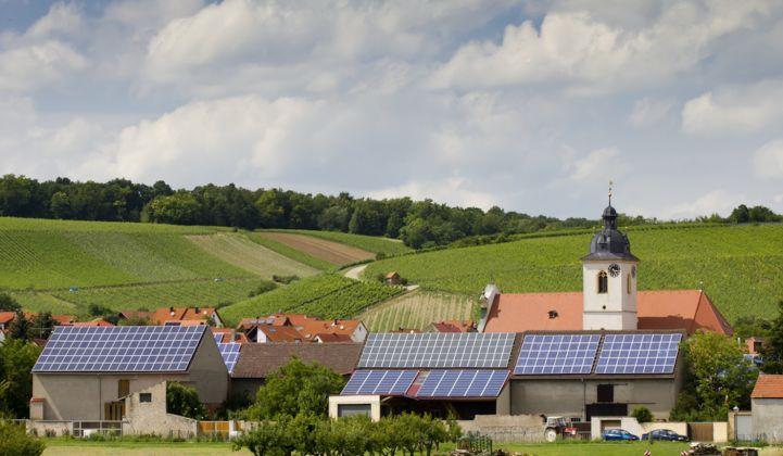 A napelemes rendszerek fejlesztése több ponton is jelentősen járul hozzá a klímaés energiapolitikai célok eléréséhez!