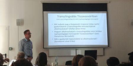 A szekció-előadásokon kívül négy kutatóműhely is bemutatkozott. 1. A kommunikáció cselekvés, tehát a nyelvi gyakorlatok cselekvéshez és kontextushoz kötöttek, kultúrafüggők.