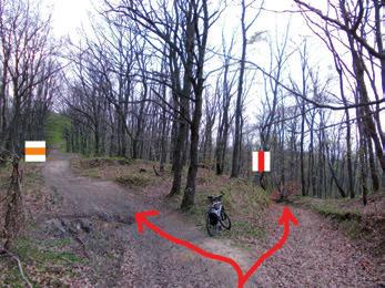 Adrenalin Park Hordós-kút (7,57 km, 79 m) MP-18 MP-20 MP-21 MP-22 Az Adrenalin Parkot elhagyva a következő 5,5 km-es útszakasz nem követi mindig