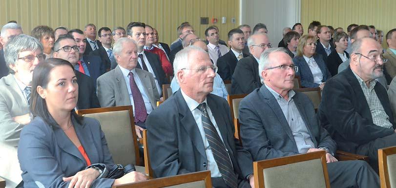KKÁT születésnap Pakson A KKÁT 20 éves üzemeltetésének évfordulójáról emlékeztek meg az Erzsébet Nagy Szállodában PAKS A Paksi Atomerõmû szomszédságában üzemelõ Kiégett Kazetták Átmeneti Tárolója