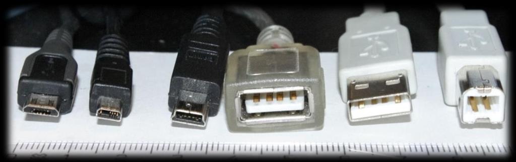 USB ( Universal Serial Bus ) szabványosított csatolóaljzat és összeköttetés, amely, a soros és párhuzamos portot egyetlen