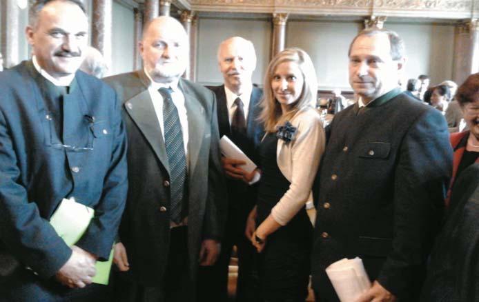 A mostani ciklusban mintegy ezer, fõként civil kezdeményezésre benyújtott javaslat közül a Bírálóbizottság elsõ körben harmincra szûkítette a jelöltek számát, majd közülük választották ki, érett