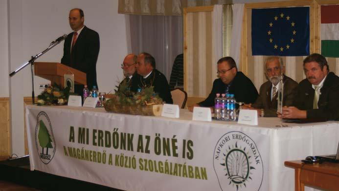MAGÁNERDÕBEN kor polgármestere köszöntötte a vendégeket. Örömének adott hangot, hogy a MEGOSZ nagyrendezvény 2006 után ismét Napkort választotta helyszínéül. Ezt követõen a 2012.